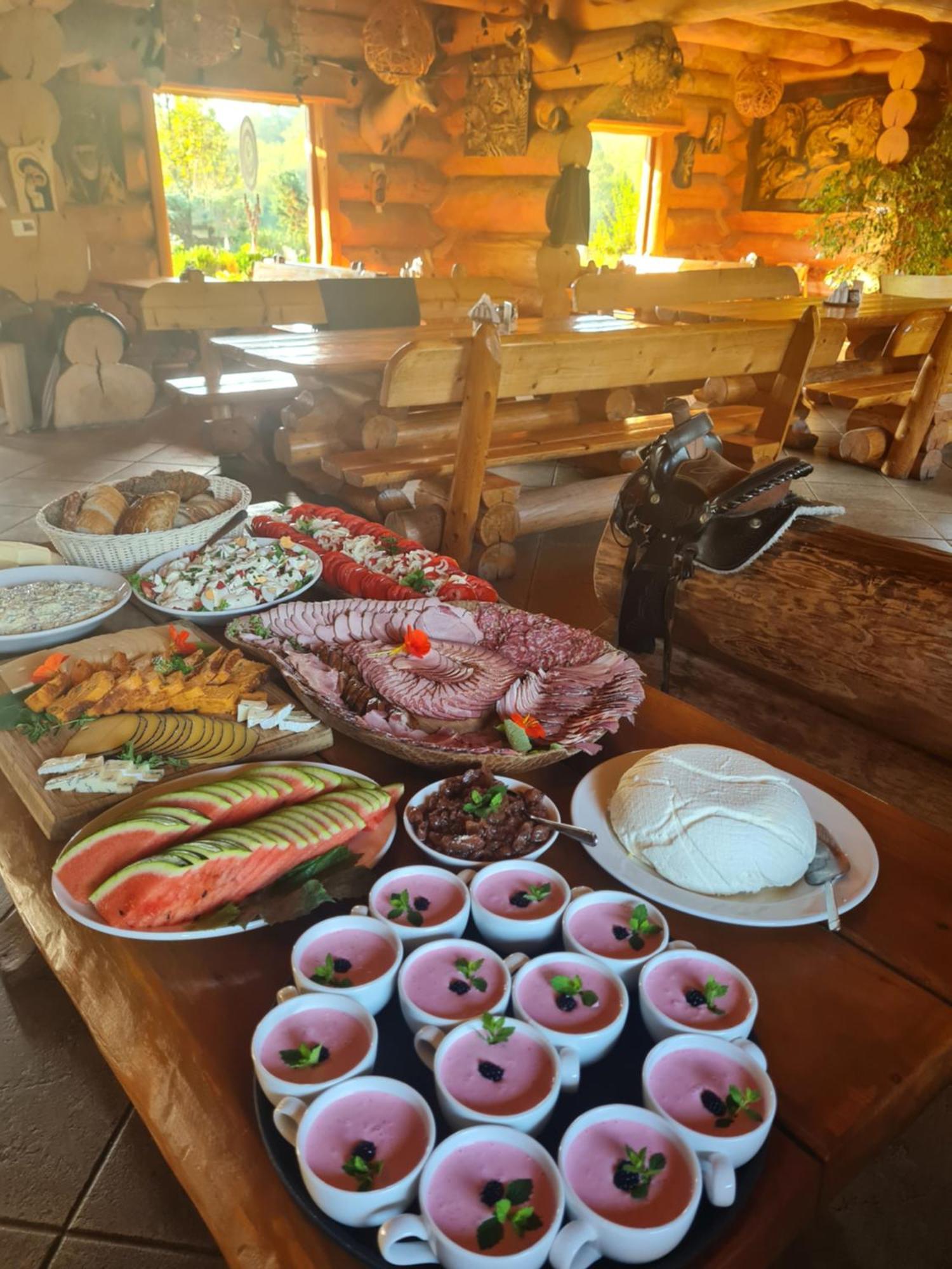 Wilcza Jama - Domki Z Bali Lutowiska Dış mekan fotoğraf